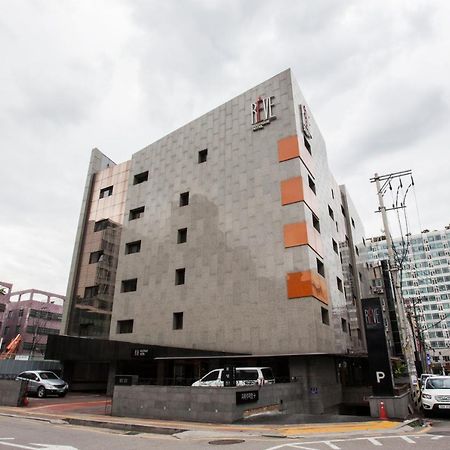 Suwon Reve Hotel Exteriör bild