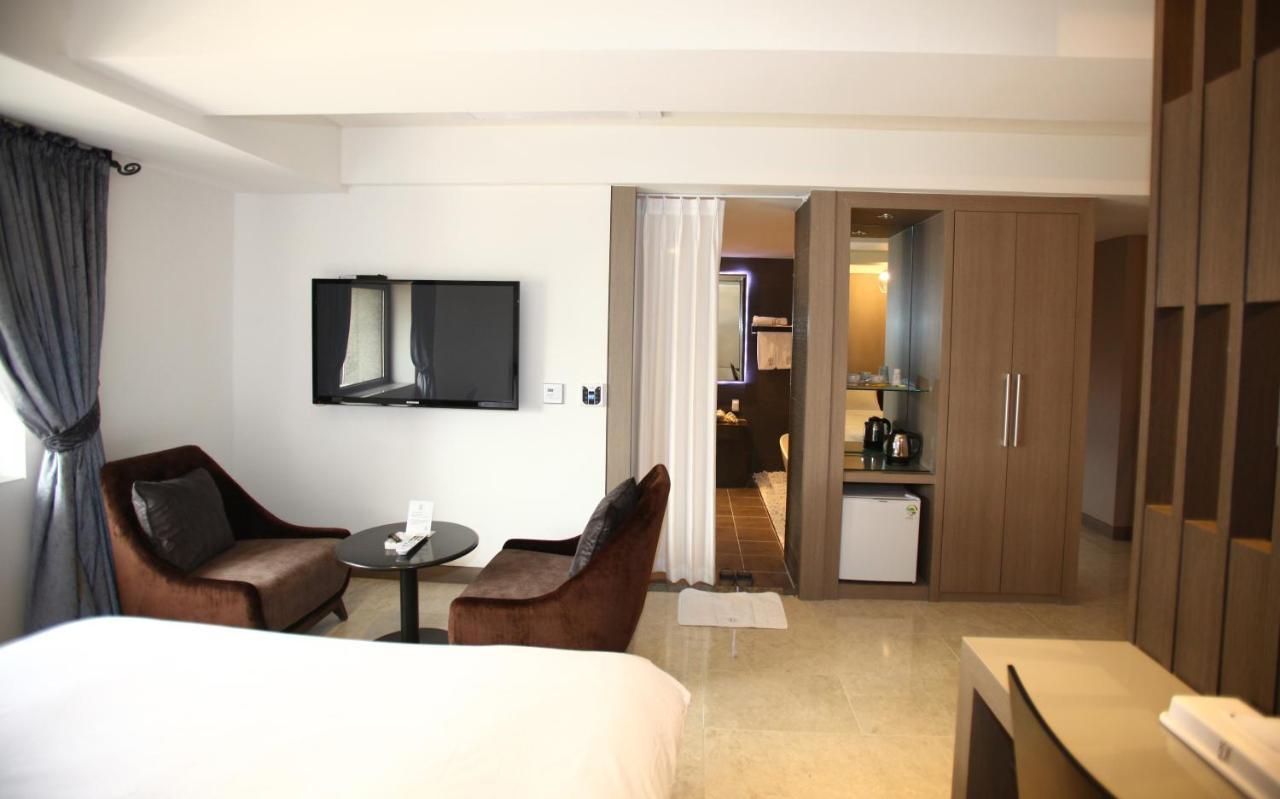 Suwon Reve Hotel Exteriör bild
