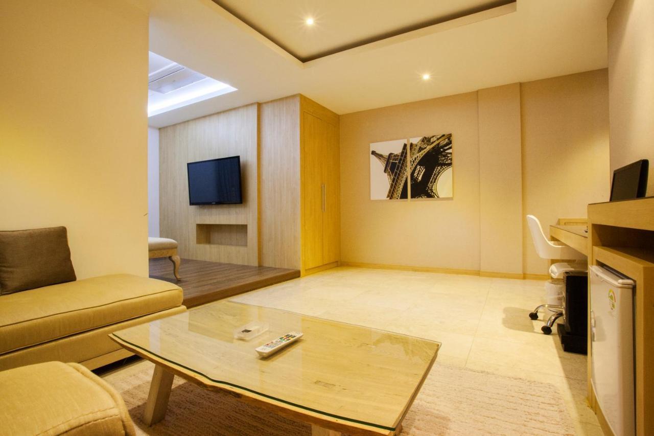 Suwon Reve Hotel Exteriör bild
